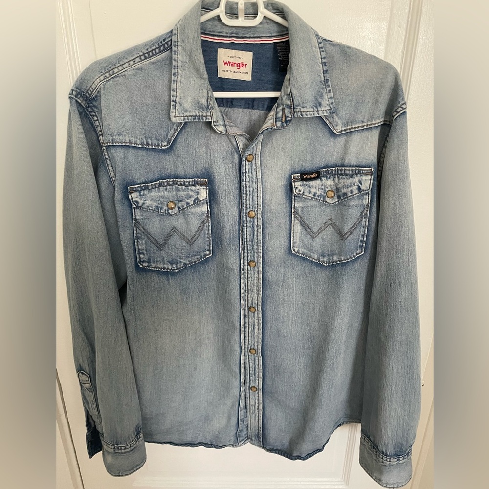 LEVIS - denim button down shirt